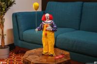 予約 Sideshow 1/6 『IT／イット』(1990) ペニーワイズ IT (1990)  アクションフィギュア 100479