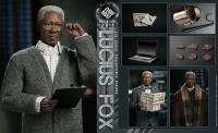 予約 PRESENT TOYS   Weapon Master – Lucius Fox  1/6 アクションフィギュア PT-sp13